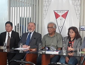 Reunión con el Rector de la Universidad de San Simón Reunión con el Rector de la Universidad de San Simón