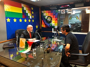 Entrevista a la estación de radio “Patria Nueva” Entrevista a la estación de radio “Patria Nueva”