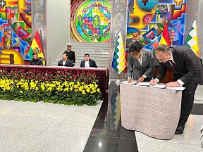 Firma de Convenio entre Uranium One y YLB Firma de Convenio entre Uranium One y YLB