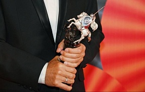 Fernando Arze gana “El Mejor Actor” Fernando Arze gana “El Mejor Actor”